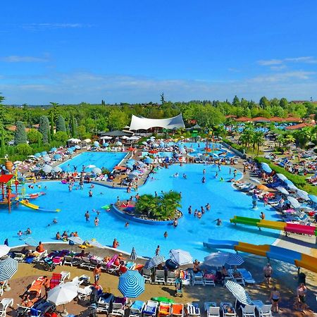 Camping Bella Italia ペスキエーラ・デル・ガルダ エクステリア 写真