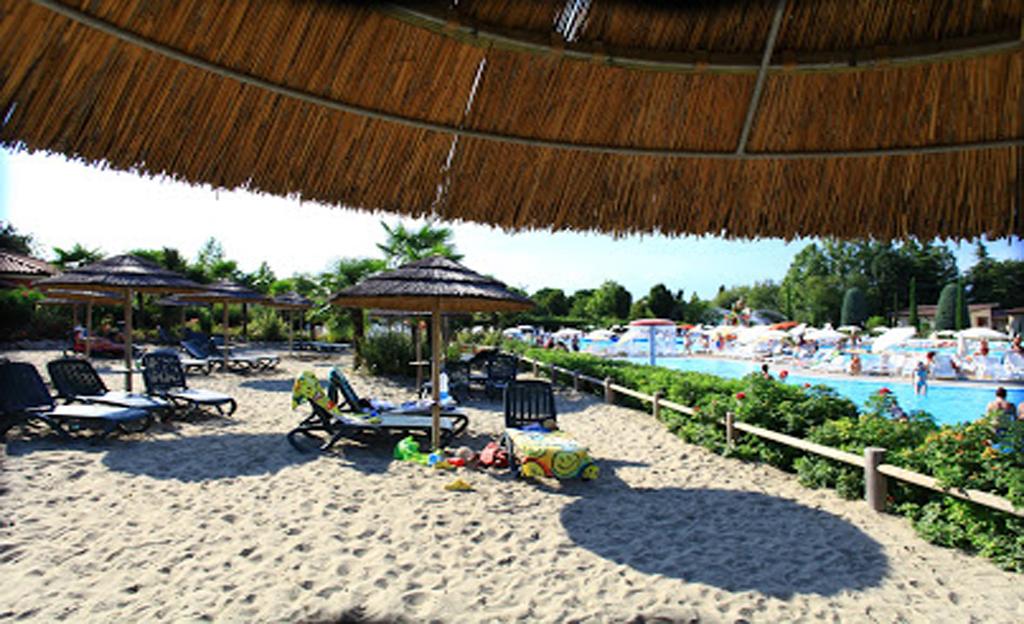 Camping Bella Italia ペスキエーラ・デル・ガルダ エクステリア 写真