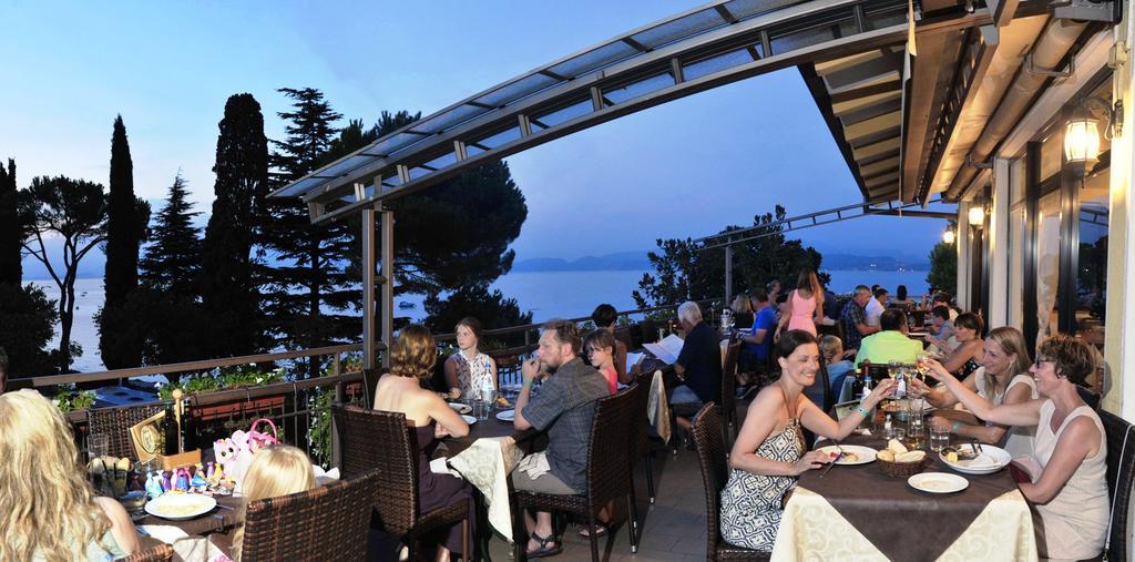 Camping Bella Italia ペスキエーラ・デル・ガルダ エクステリア 写真