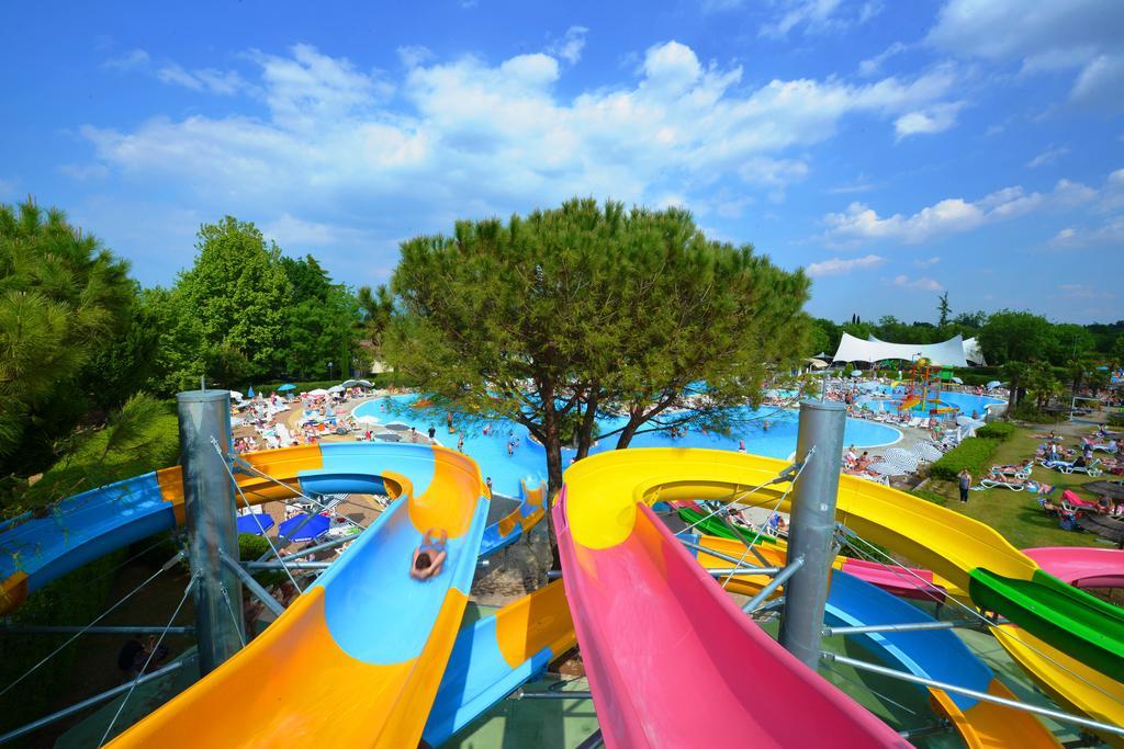Camping Bella Italia ペスキエーラ・デル・ガルダ エクステリア 写真
