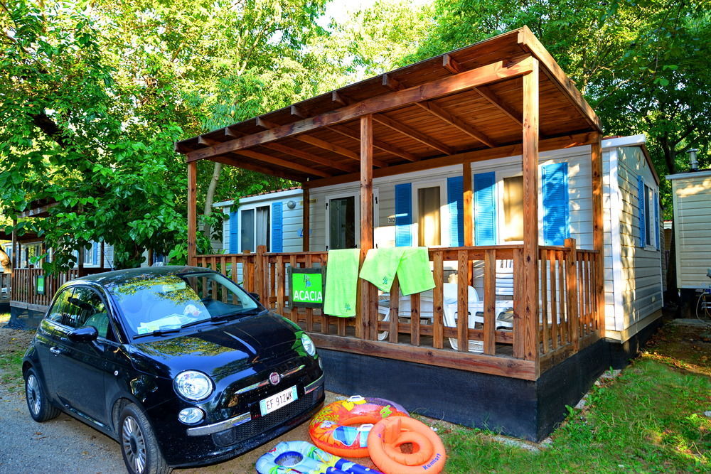 Camping Bella Italia ペスキエーラ・デル・ガルダ エクステリア 写真