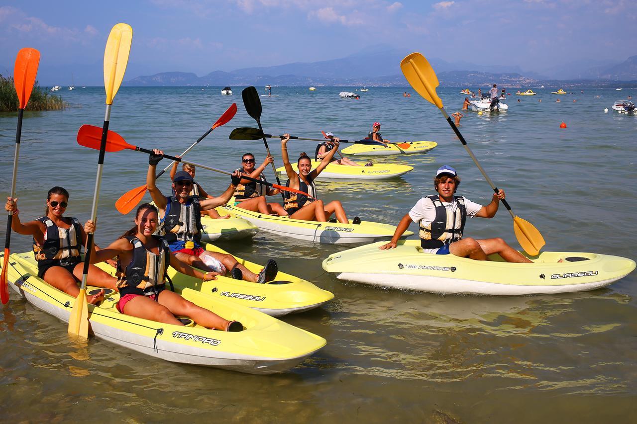 Camping Bella Italia ペスキエーラ・デル・ガルダ エクステリア 写真